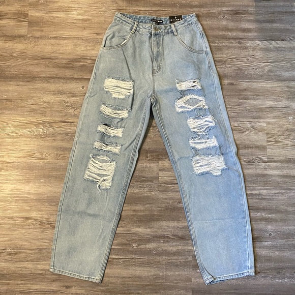 Fashion Nova • NWT Boyfriend Jeans - Picture 2 of 4